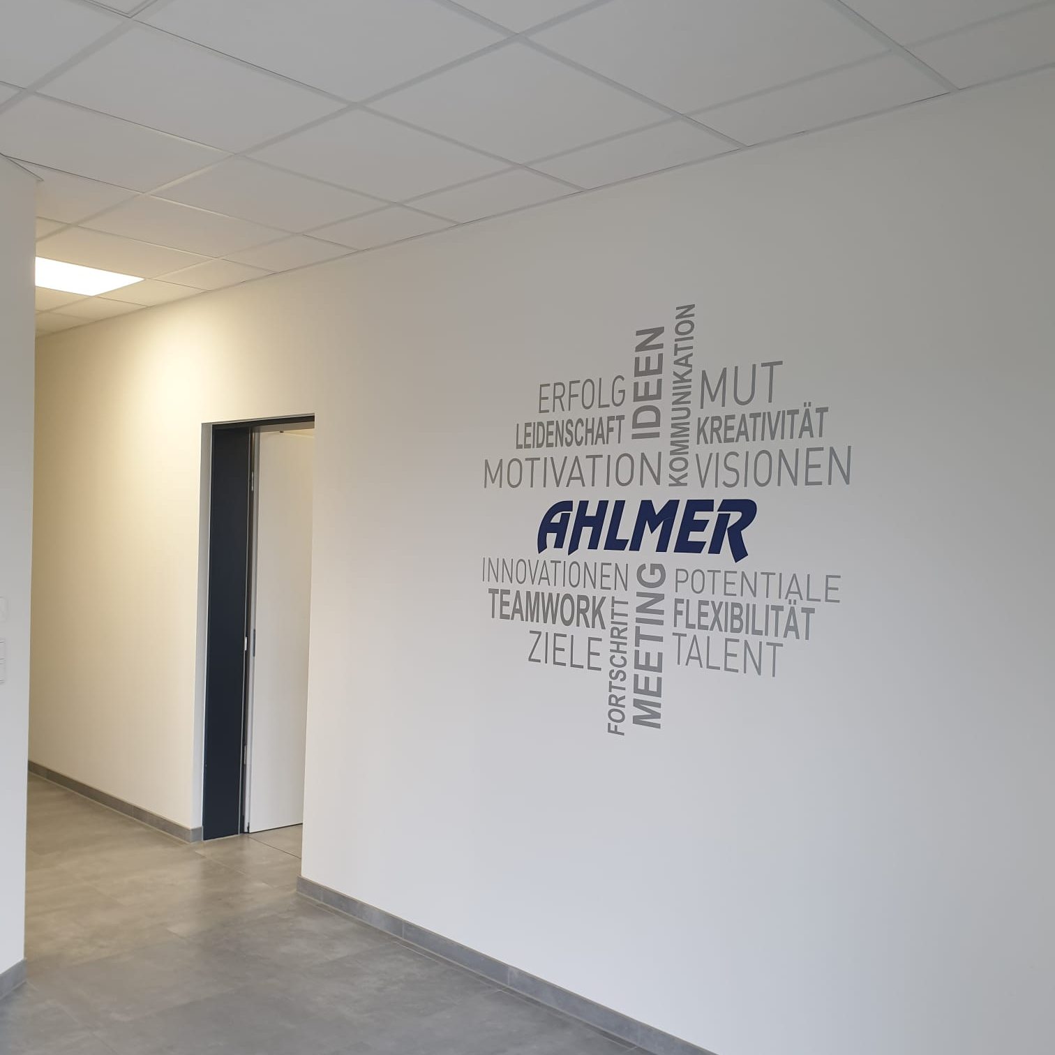 Wandtattoo mit Wunschdesign oder Wunschmotiv Wandtattoo mit Wunschdesign oder Wunschmotiv