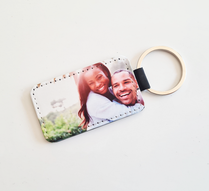 Lederschlüsselanhänger rund oder rechteckig Lederschlüsselanhänger rund oder rechteckig