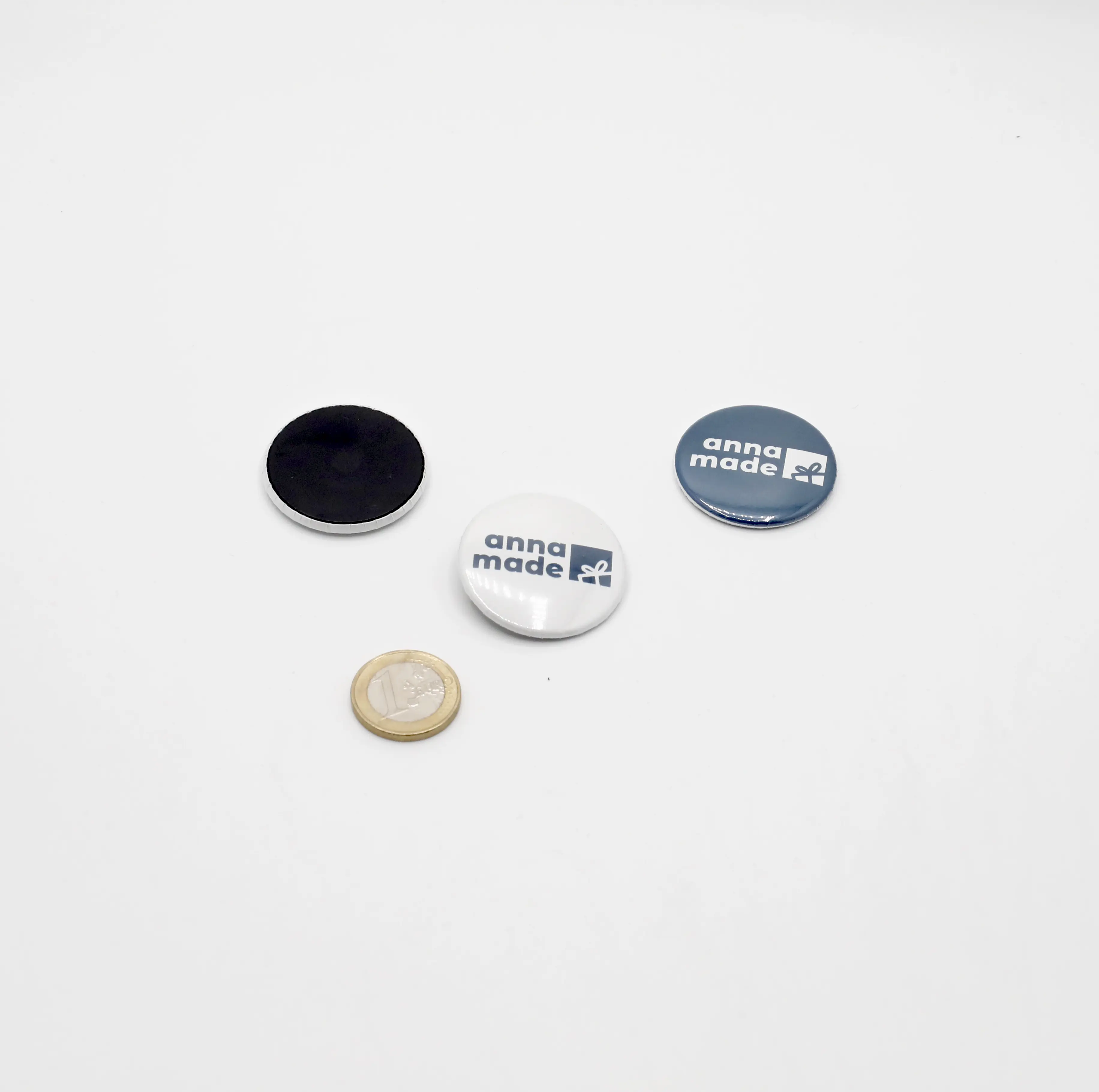 Button 38 mm mit Kühlschrankmagnet Button 38 mm mit Kühlschrankmagnet