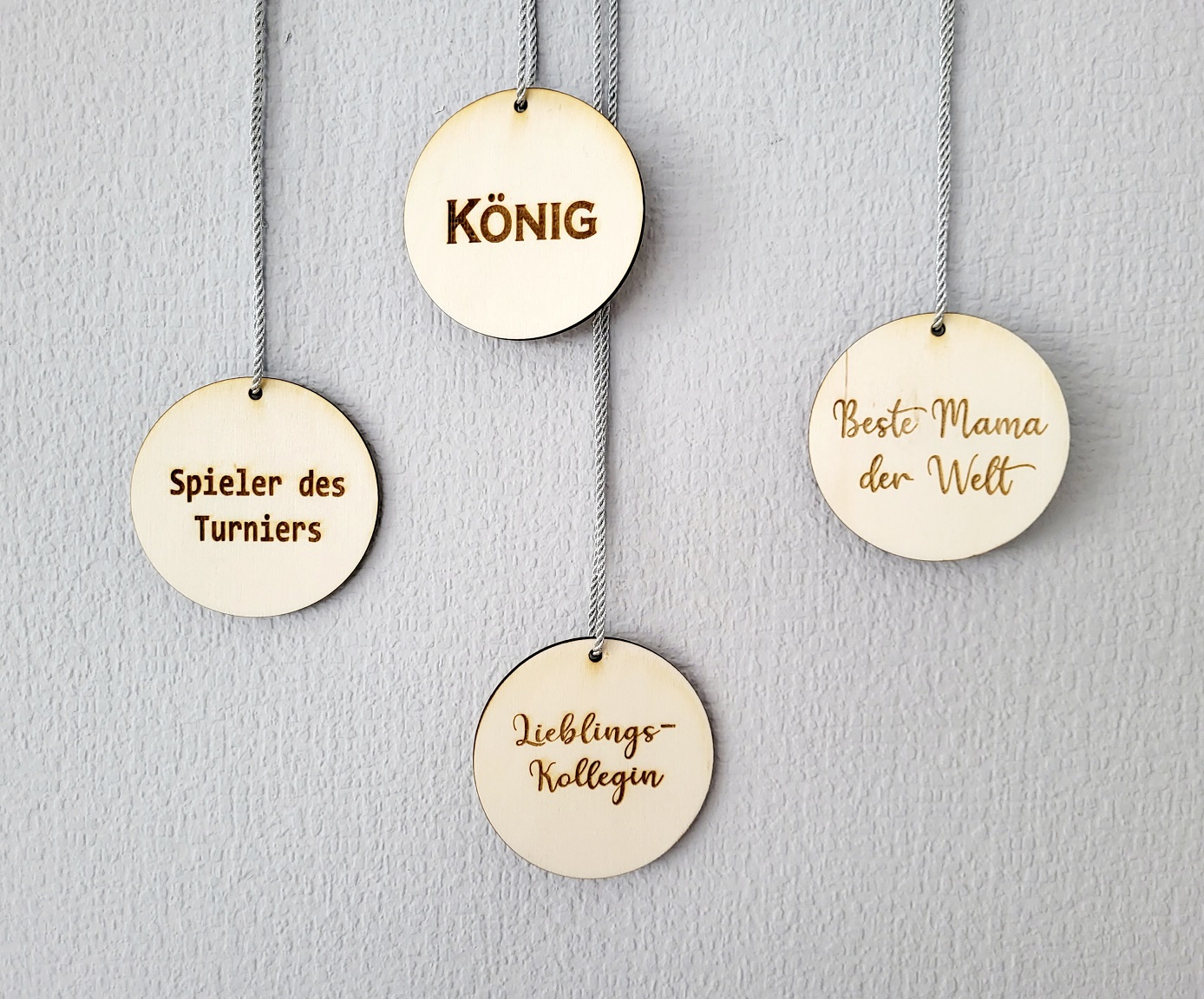 Medaillen aus Holz / Orden graviert *diverse Themen*