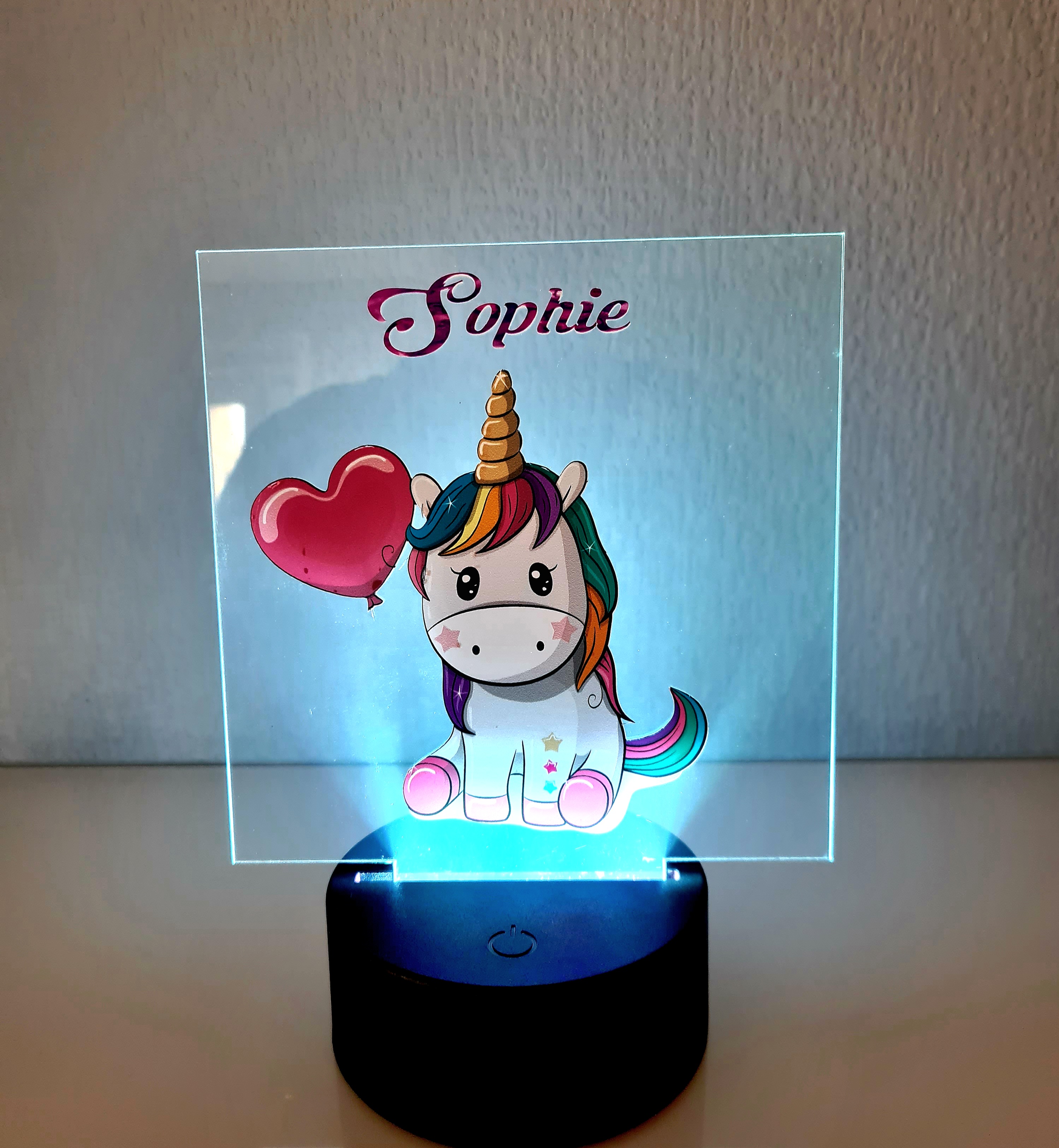 Wunschmotiv mit Name auf LED-Sockel mit ACRYL-Platten