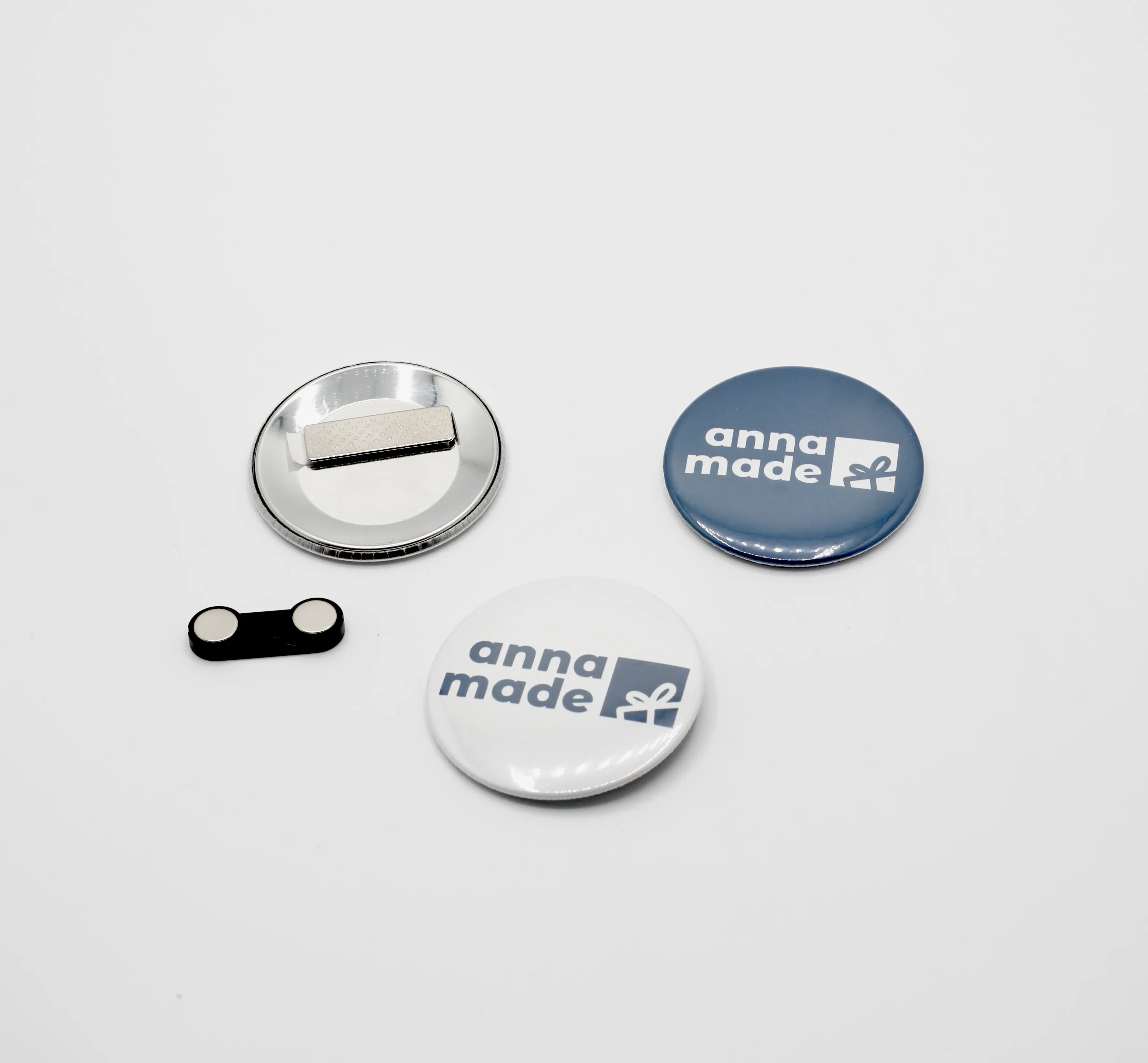 Button 59 mm mit Kleidungsmagnet Premium