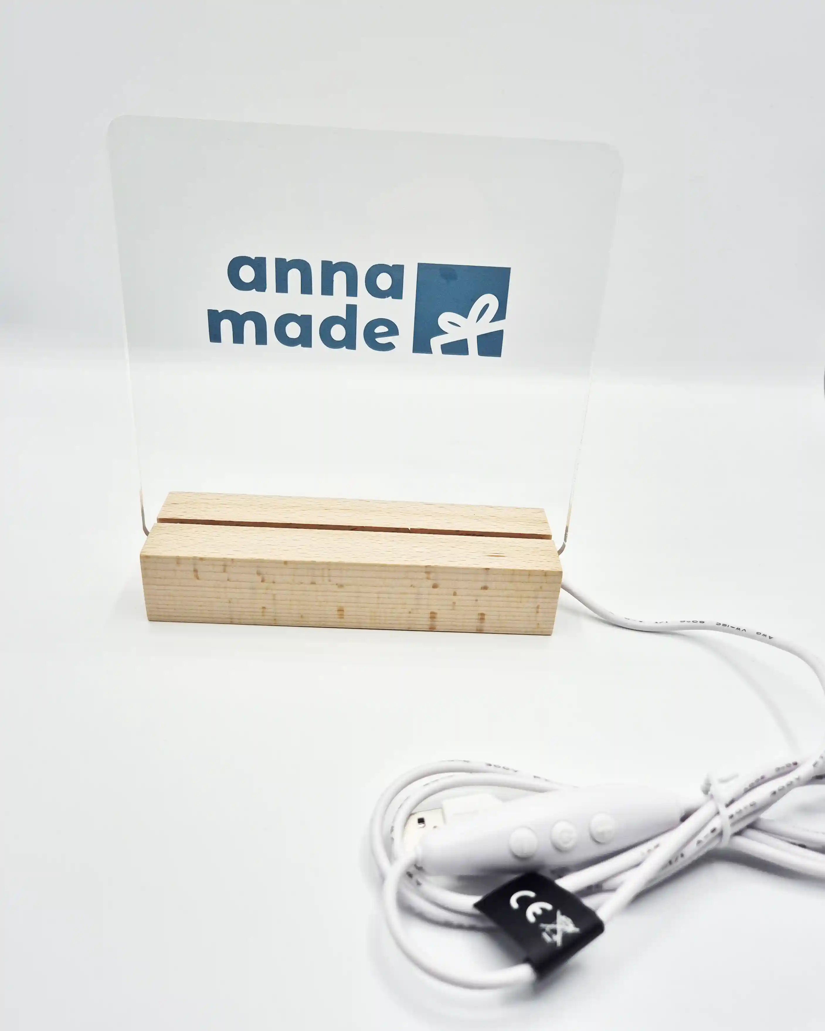 LED-Licht mit Holz-Sockel und Acryl-Scheibe mit Logo bedruckt