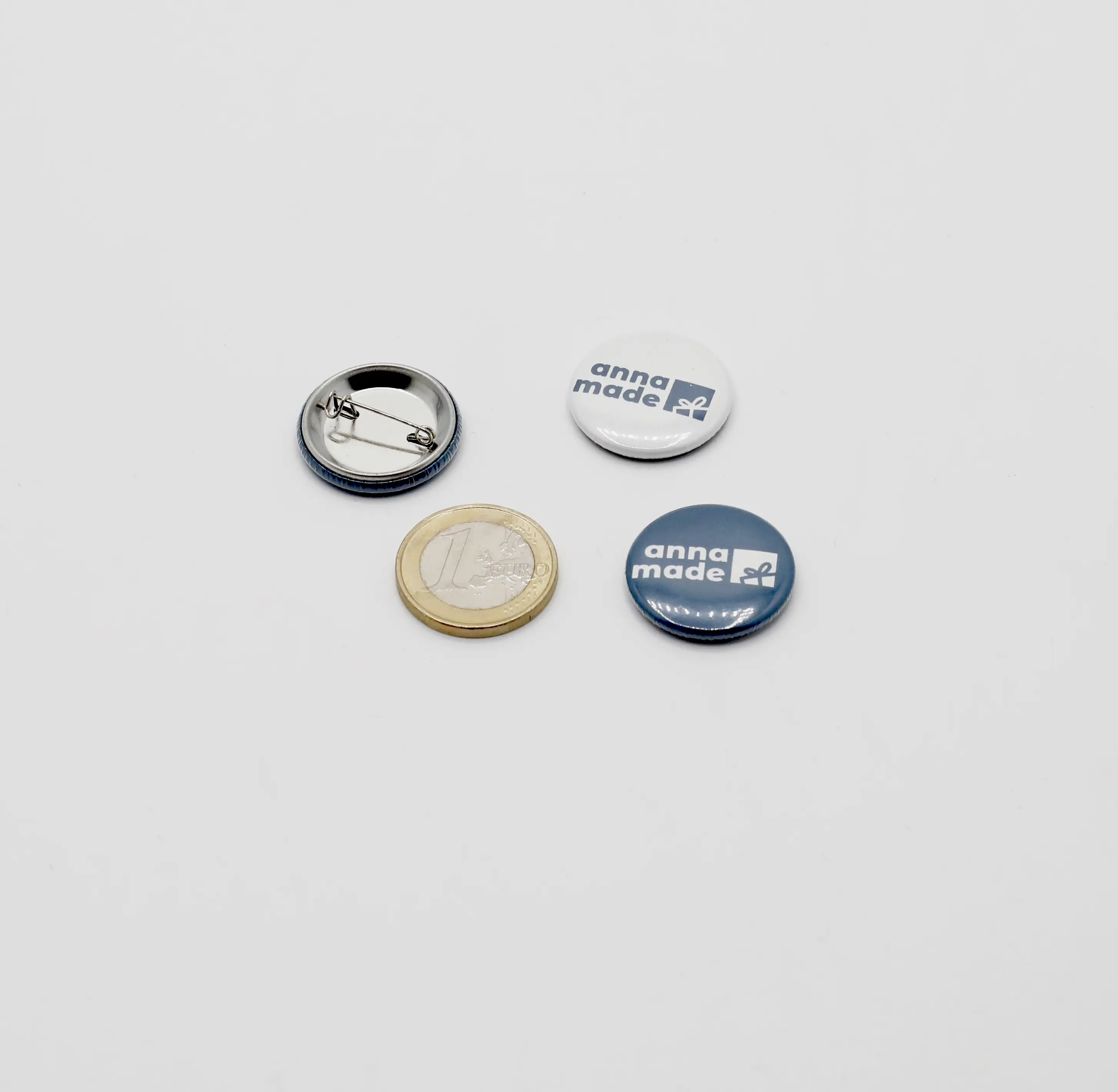 Button 25 mm mit Sicherheitsnadel Button 25 mm mit Sicherheitsnadel