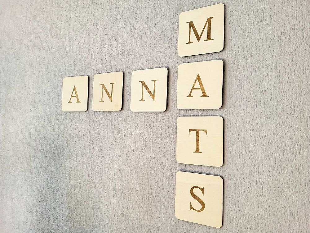 Holz-Buchstaben, Namensschild, Wandschild, Buchstaben aus Holz, Buchstaben für die Wand 10x10 cm